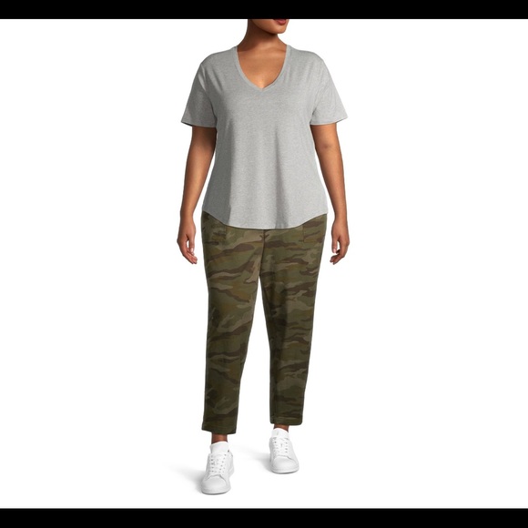 Terra & Sky Women's Plus Size Cargo
Utility Pants - Picture 3 of 13